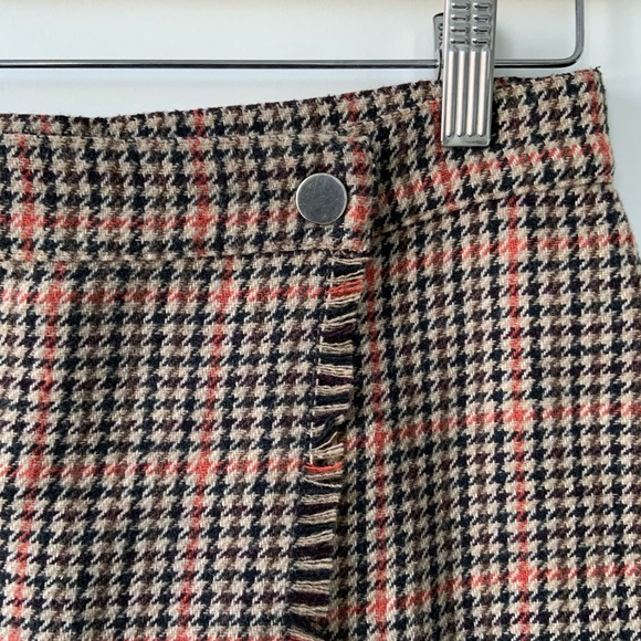 HOUNSDTOOTH WRAP MINI SKIRT - Picture 3 of 9